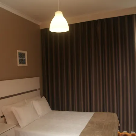 Chique Aliados 2* פורטו