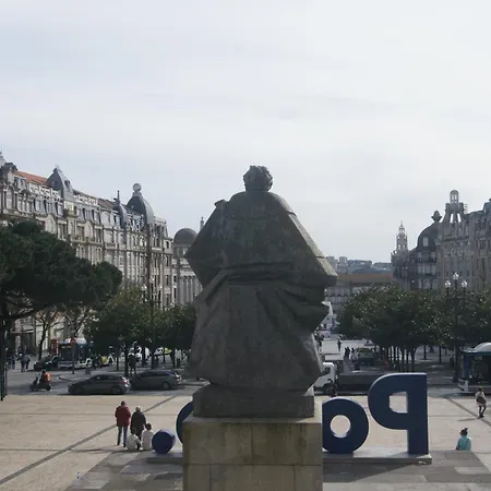 Chique Aliados מלון