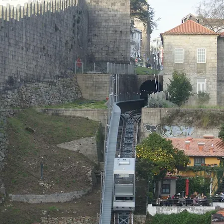 Chique Aliados 2* פורטו