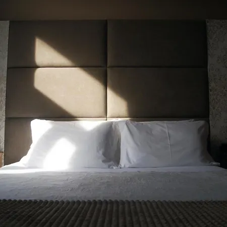 Chique Aliados Hotel